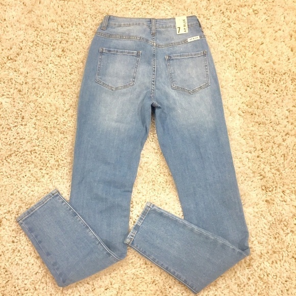 Aphrodite High-Rise Destructed Stretch Skinny Jean - Picture 16 of 16